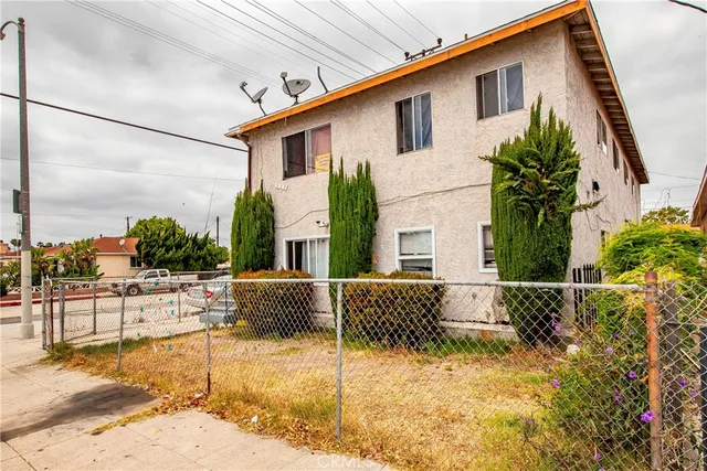 $950,000 | 333 West D Street, Wilmington, CA 90744