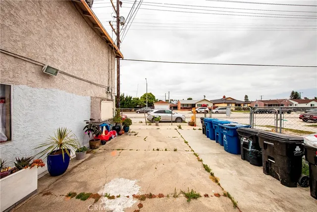 $950,000 | 333 West D Street, Wilmington, CA 90744