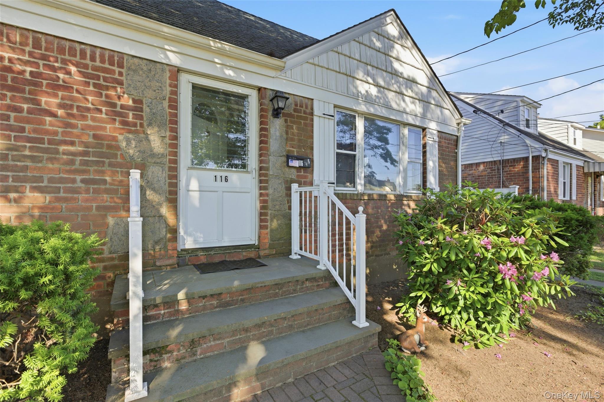 116 Prague Street Valley Stream, NY 11580 - Photo 3 of 22