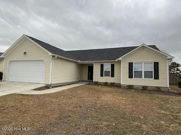 $2,200 | 6958 Newbury Way, Wilmington, NC 28411