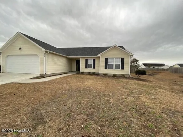 $2,200 | 6958 Newbury Way, Wilmington, NC 28411