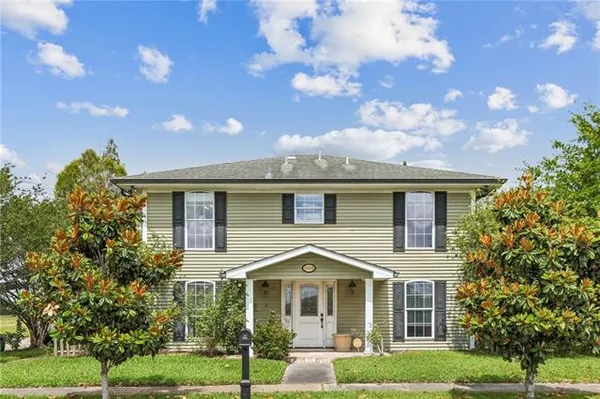$250,000 | 2600 Pirate Drive, Chalmette, LA 70043