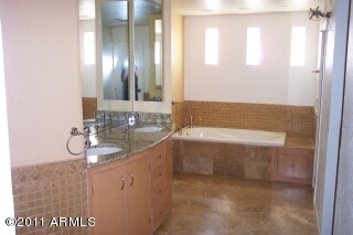 2130 East Lawrence Road Phoenix, AZ 85016 - Photo 2 of 7 Master Bath