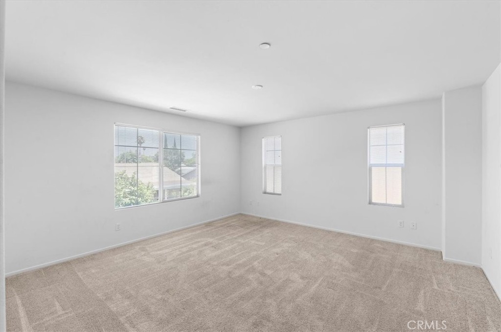 938 West Jasmine Way Rialto, CA 92376 - Photo 18 of 28