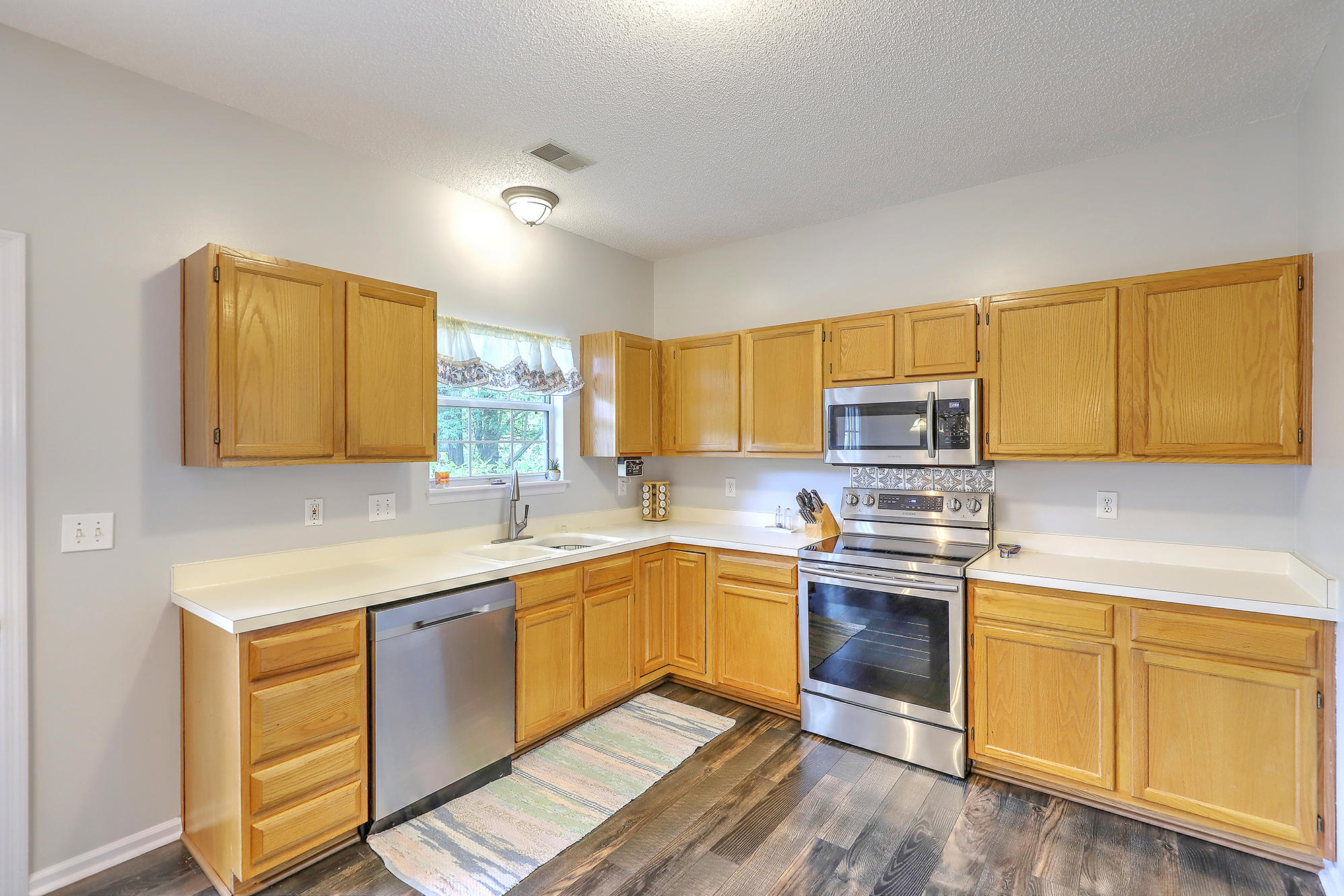 112 Windsor Mill Road Goose Creek, SC 29445 - Photo 14 of 38 IMG_6620_1_2