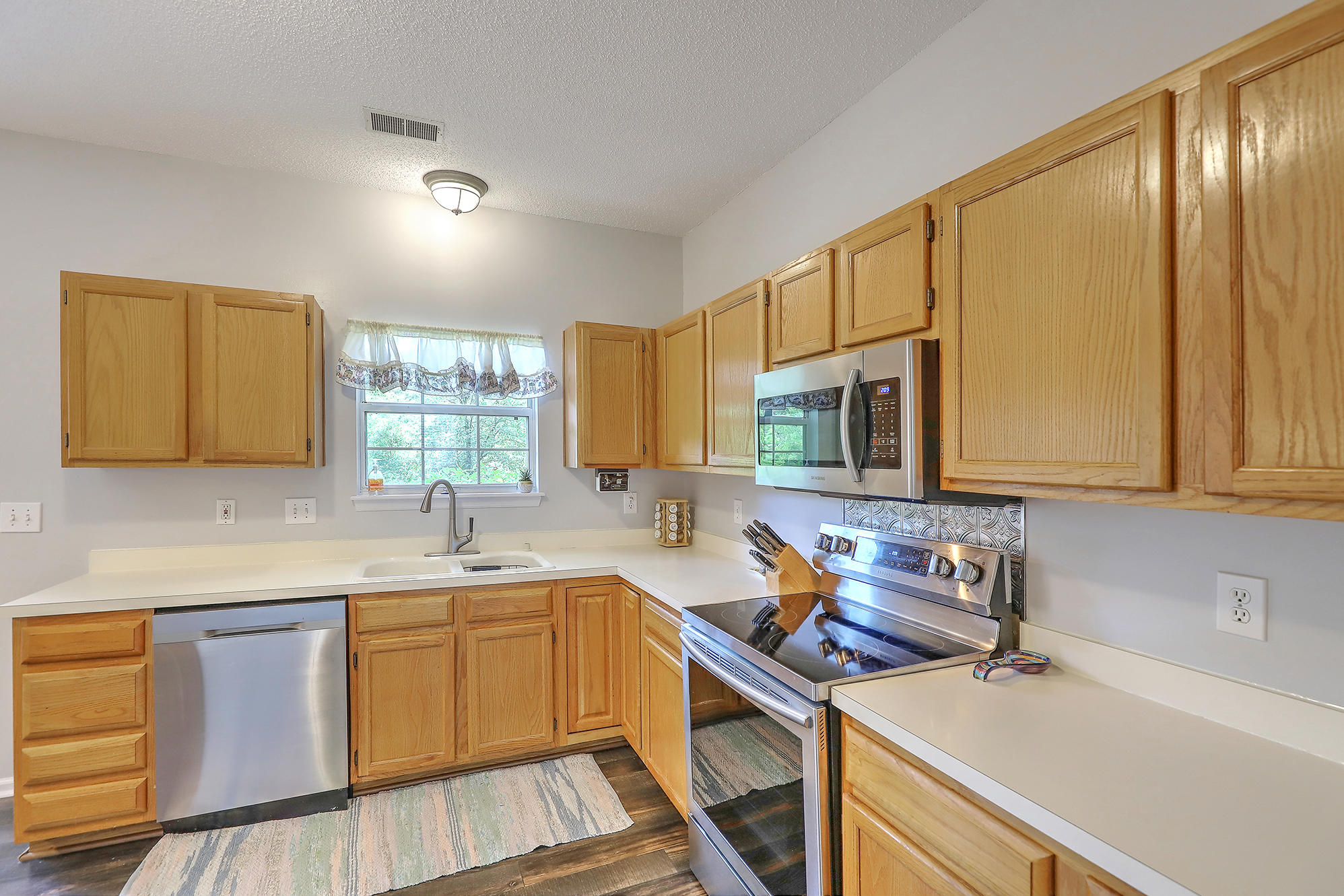 112 Windsor Mill Road Goose Creek, SC 29445 - Photo 16 of 38 IMG_6626_7_8