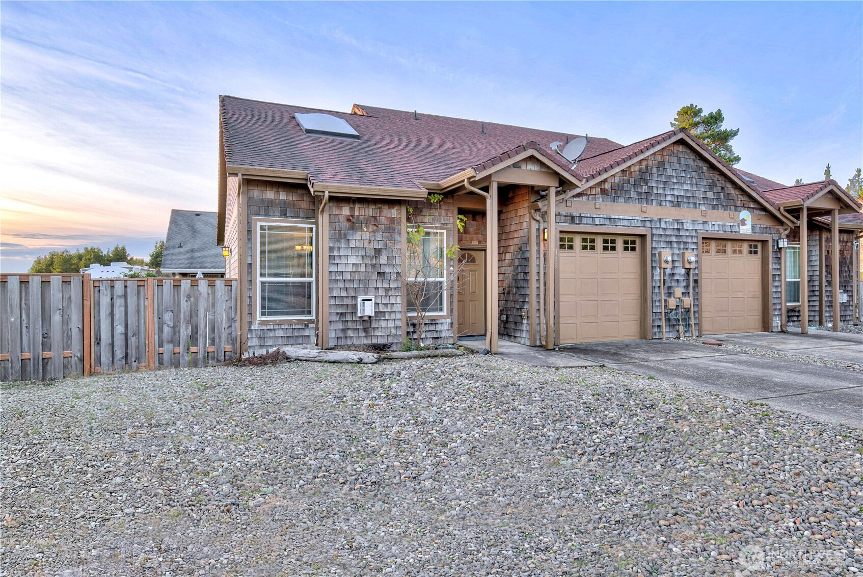 138 28th Street Northwest Long Beach, WA 98631 - Photo 1 of 35