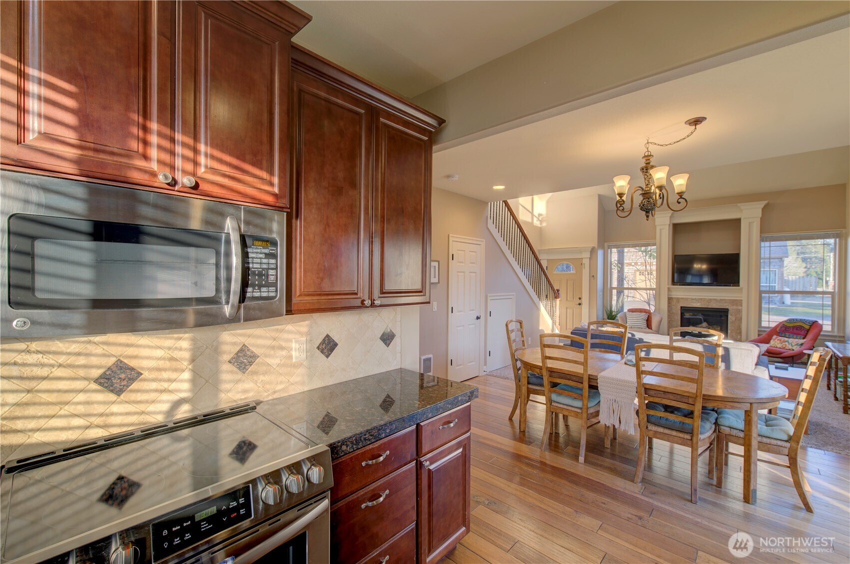 138 28th Street Northwest Long Beach, WA 98631 - Photo 11 of 35