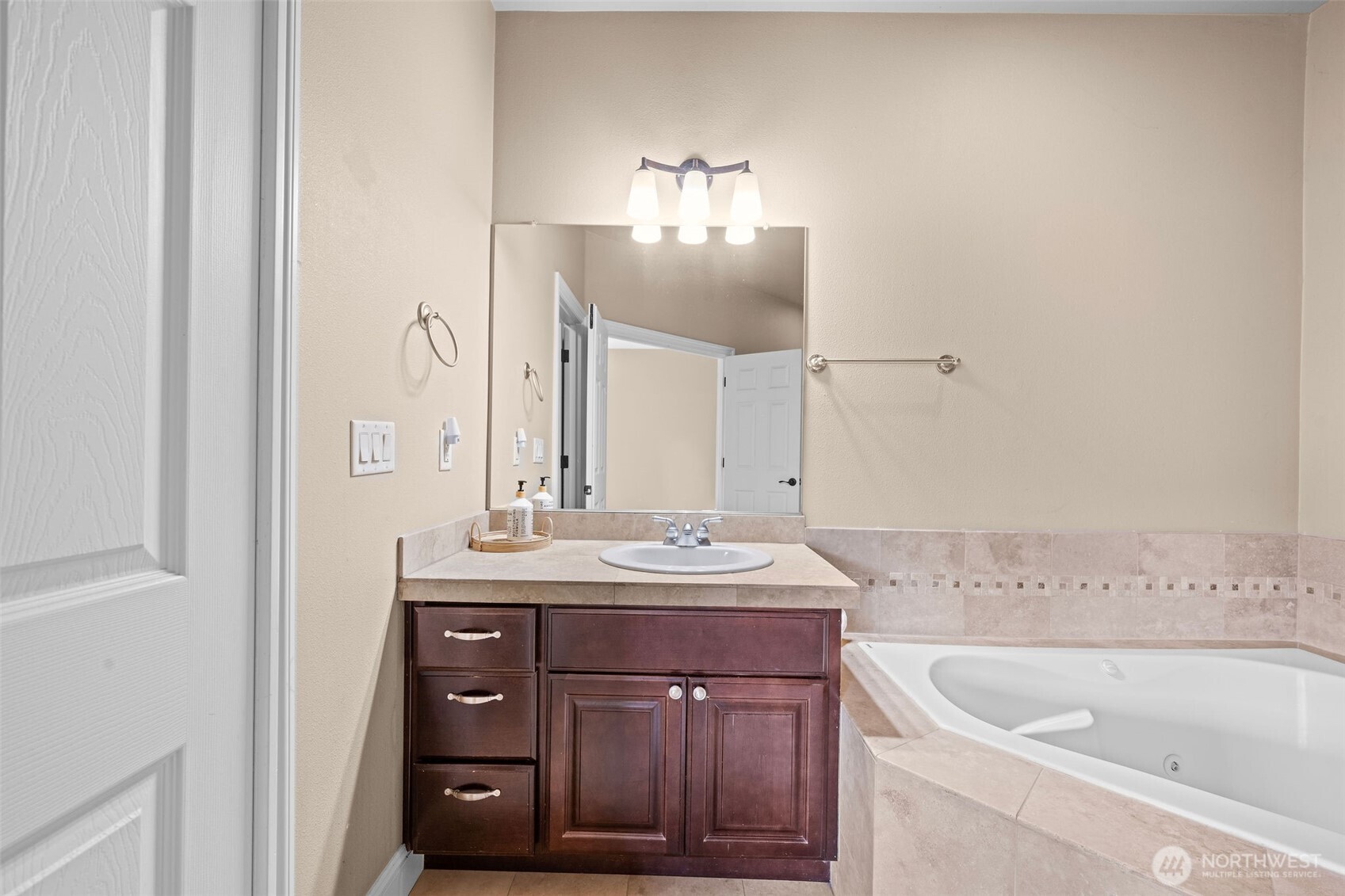 138 28th Street Northwest Long Beach, WA 98631 - Photo 18 of 35