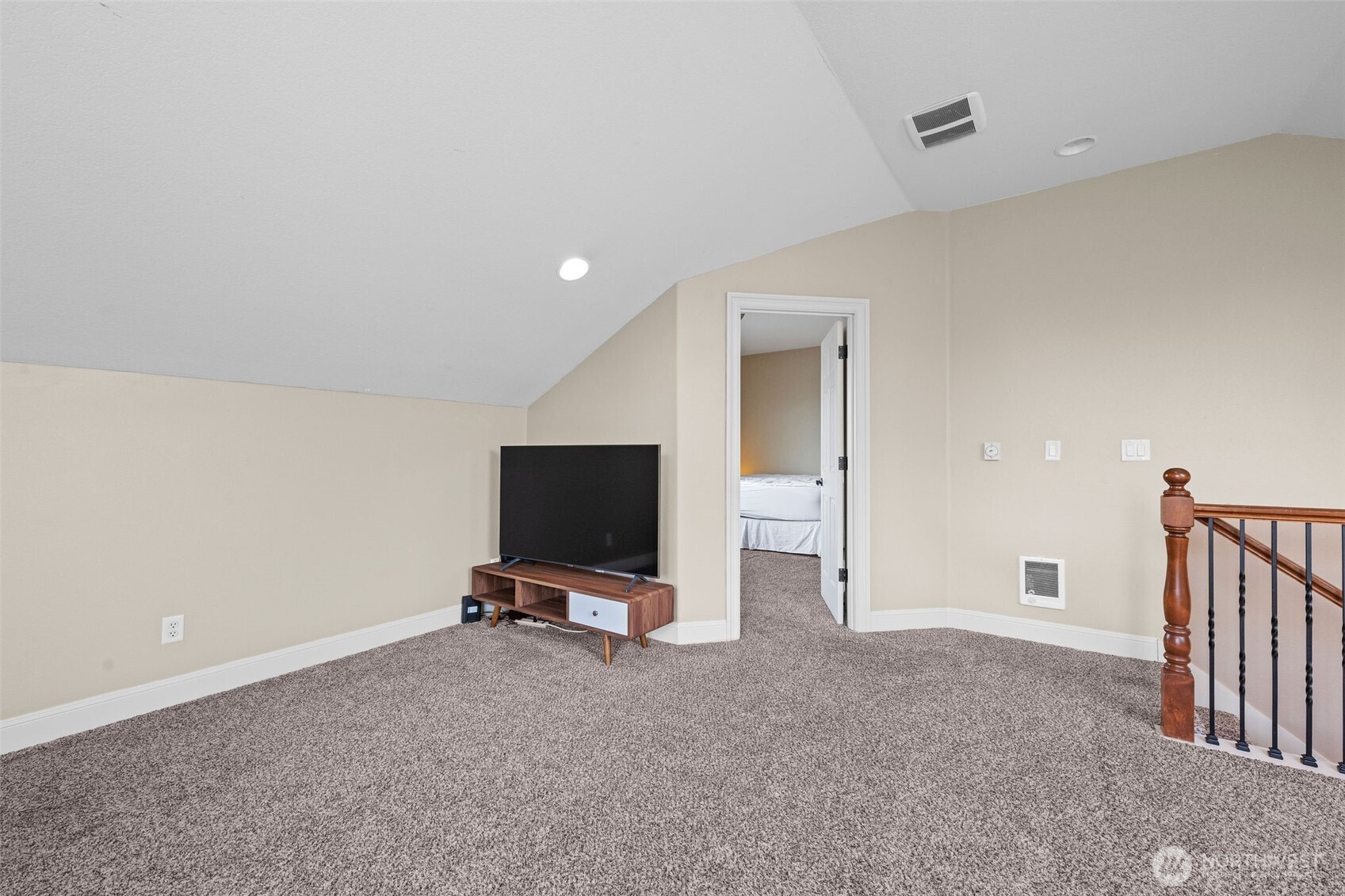 138 28th Street Northwest Long Beach, WA 98631 - Photo 23 of 35