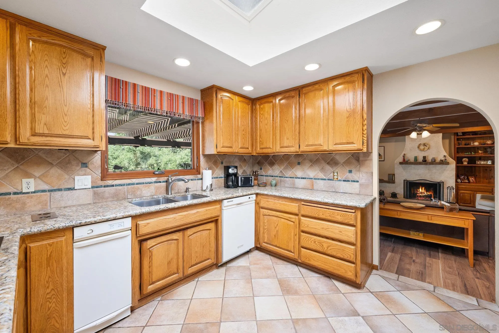 13970 Misty Oak Road Valley Center, CA 92082 - Photo 15 of 54
