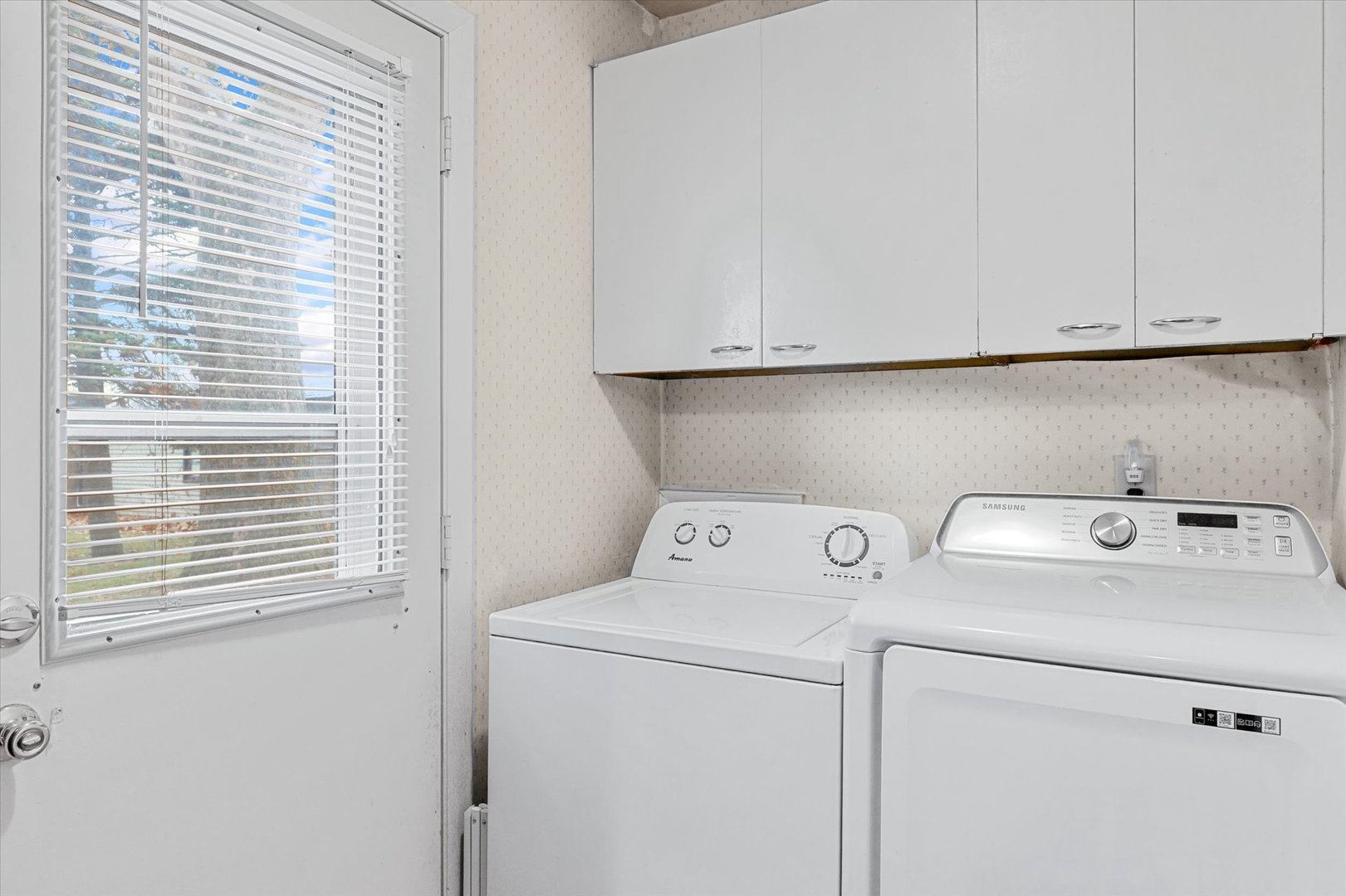 2213 Roland Drive Champaign, IL 61821 - Photo 11 of 21 a utility room with dryer and washer