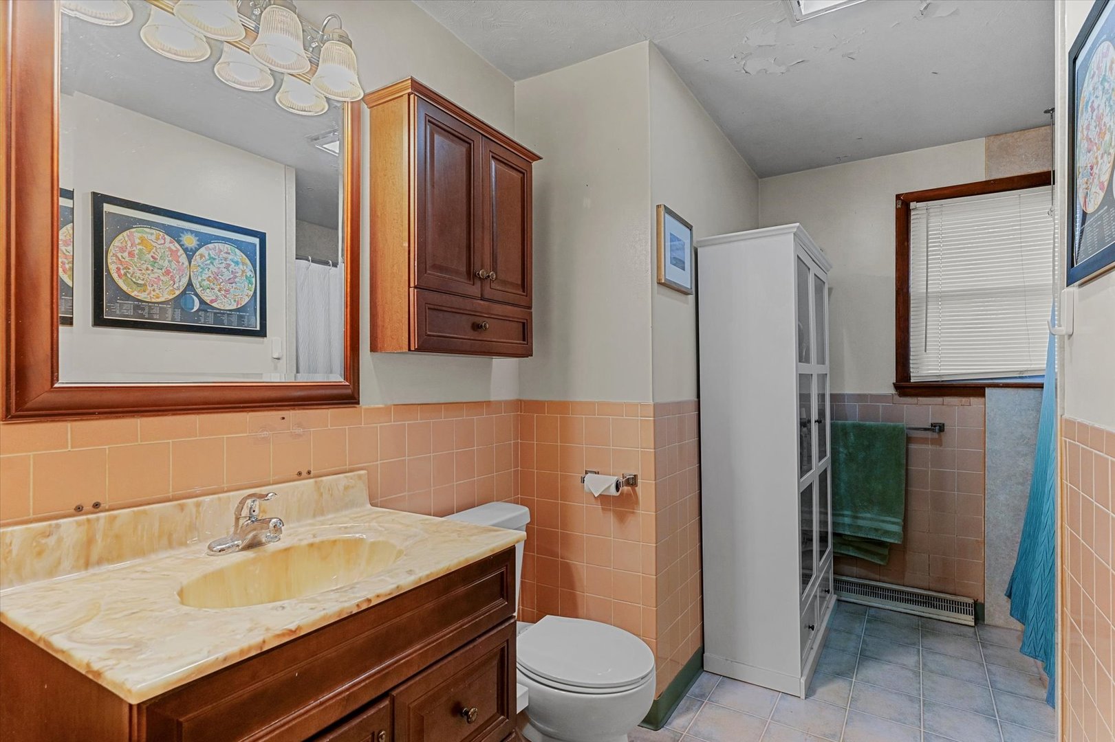 2213 Roland Drive Champaign, IL 61821 - Photo 18 of 21 a bathroom with a toilet a sink and mirror