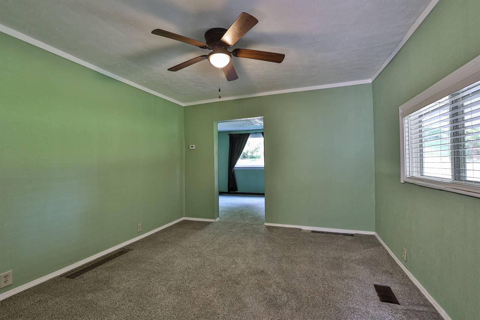 960 North Hampton Road Springfield, OH 45504 - Photo 12 of 42