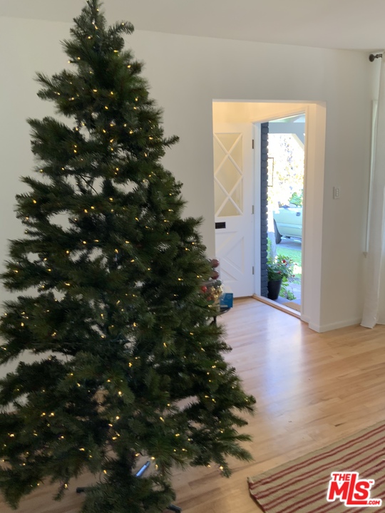 3969 Alla Road Los Angeles, CA 90066 - Photo 2 of 28 a view of entryway with wooden floor