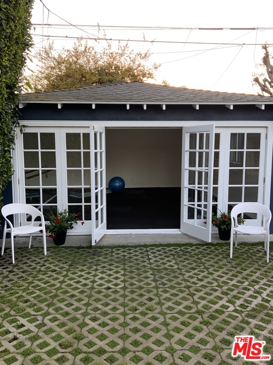3969 Alla Road Los Angeles, CA 90066 - Photo 18 of 28 a living room with a couch and a large window