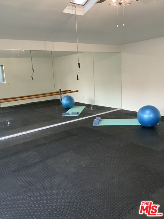 3969 Alla Road Los Angeles, CA 90066 - Photo 19 of 28 a kitchen with a sink and cabinets
