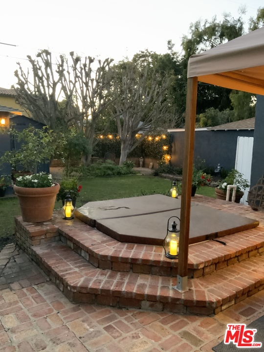 3969 Alla Road Los Angeles, CA 90066 - Photo 24 of 28 a view of a park with porch