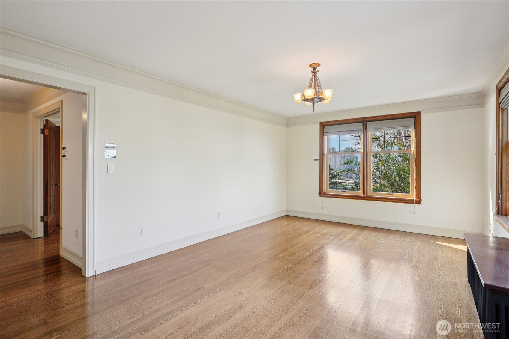 405 Prospect Street, Unit 201 Seattle, WA 98109 - Photo 11 of 40