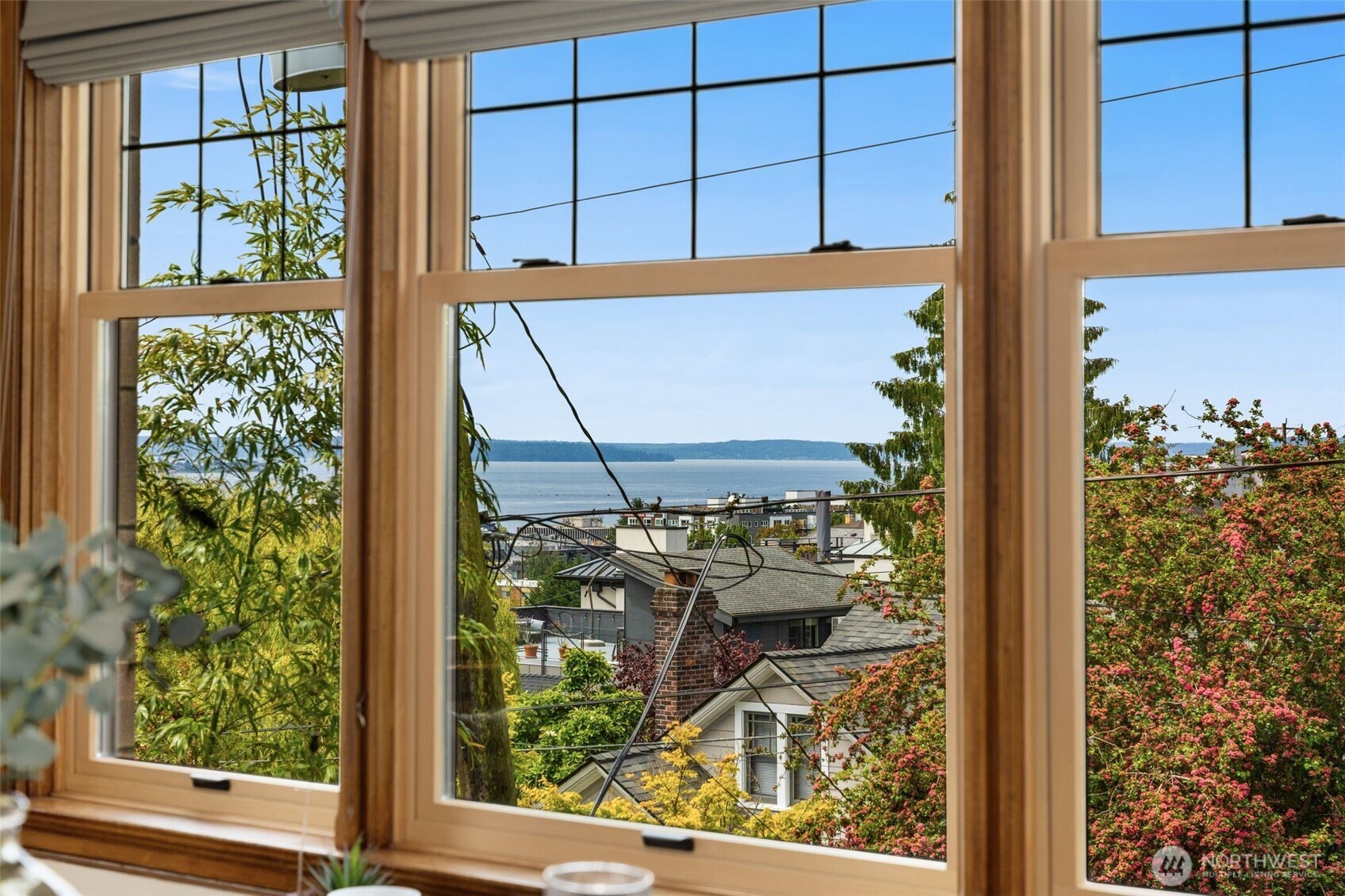 405 Prospect Street, Unit 201 Seattle, WA 98109 - Photo 13 of 40