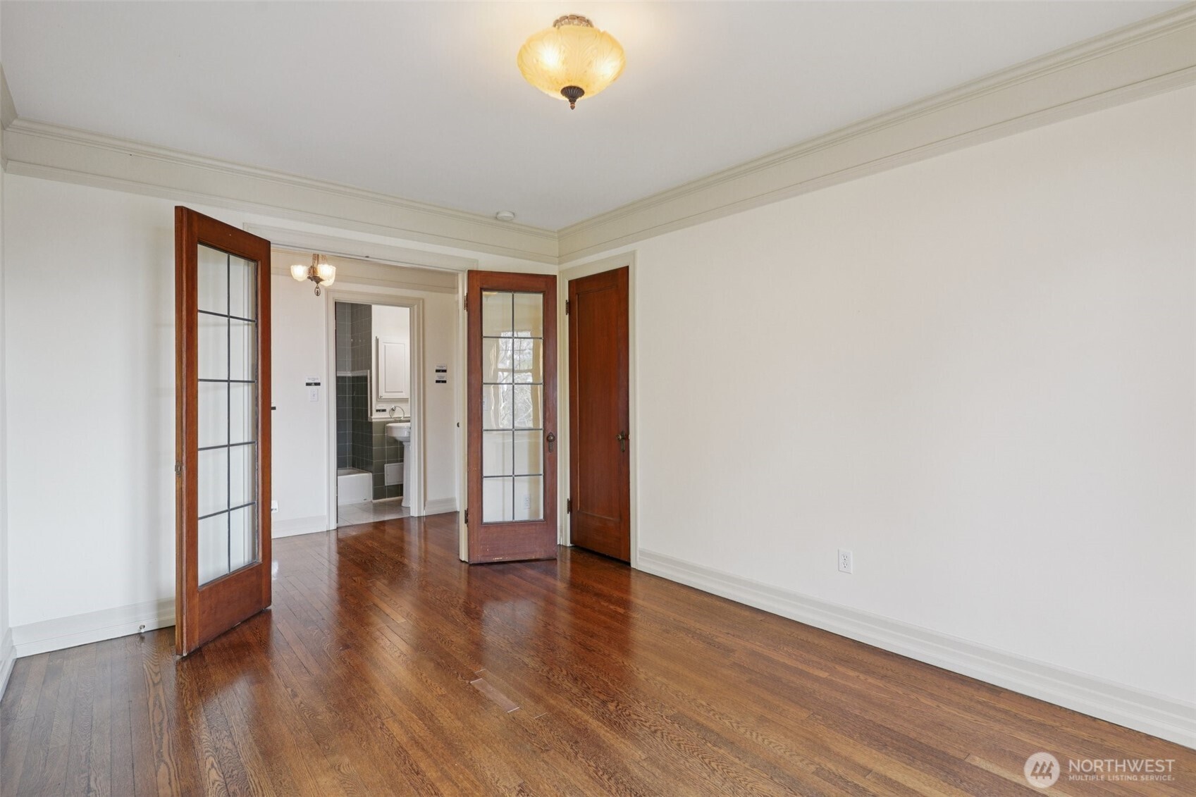 405 Prospect Street, Unit 201 Seattle, WA 98109 - Photo 31 of 40