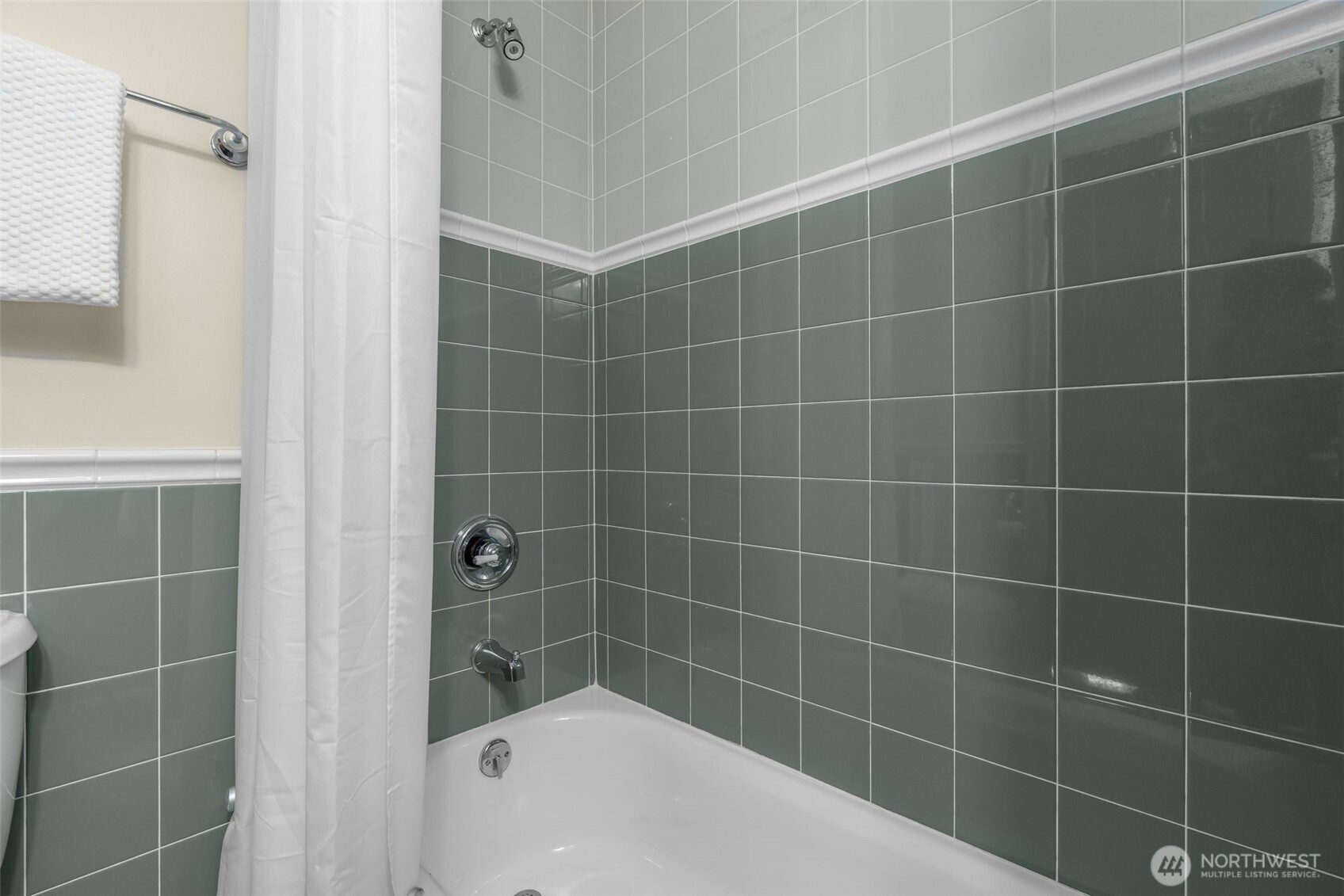 405 Prospect Street, Unit 201 Seattle, WA 98109 - Photo 33 of 40