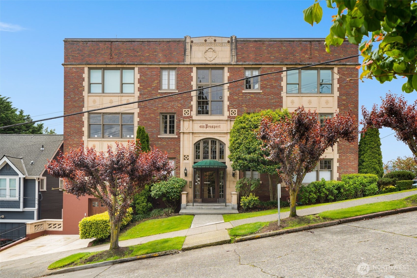 405 Prospect Street, Unit 201 Seattle, WA 98109 - Photo 5 of 40