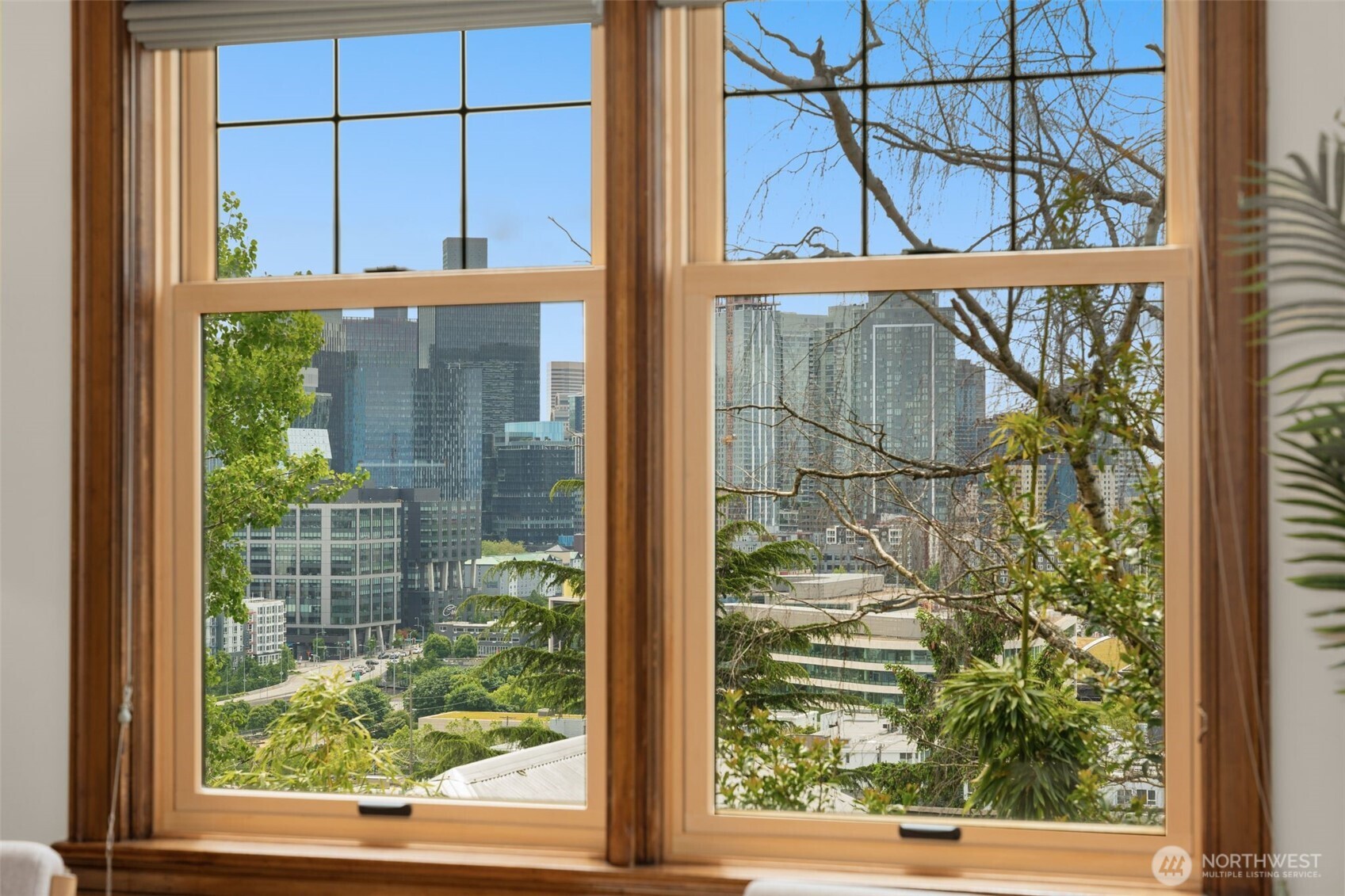 405 Prospect Street, Unit 201 Seattle, WA 98109 - Photo 6 of 40