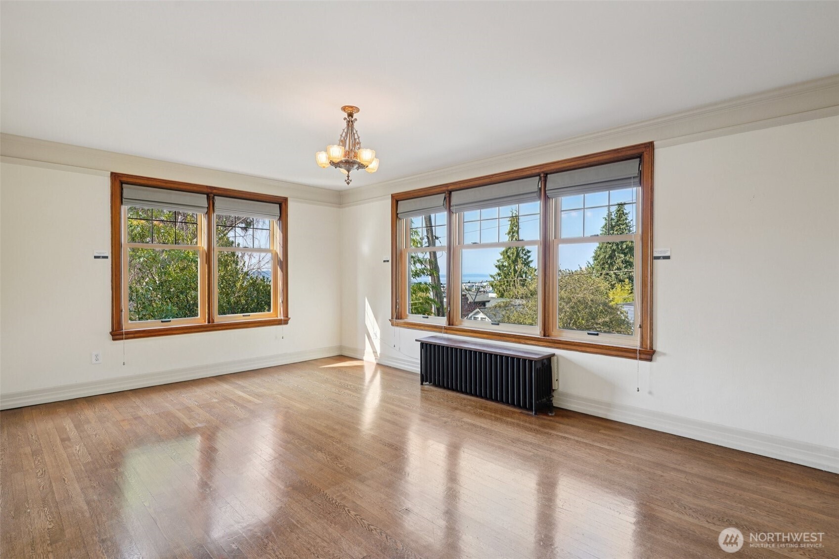 405 Prospect Street, Unit 201 Seattle, WA 98109 - Photo 10 of 40