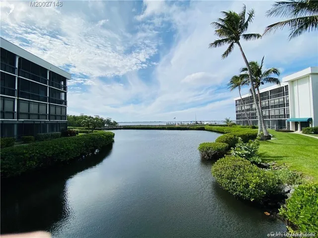 $2,000 | 3792 Northeast Ocean Boulevard, Unit 103, Jensen Beach, FL 34957