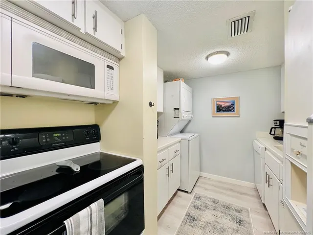$2,000 | 3792 Northeast Ocean Boulevard, Unit 103, Jensen Beach, FL 34957