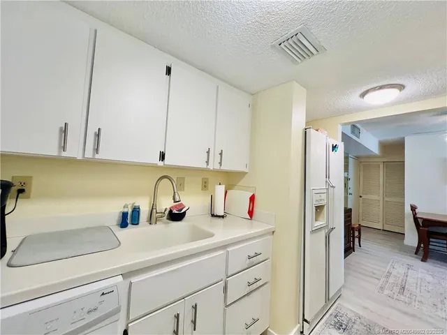$2,000 | 3792 Northeast Ocean Boulevard, Unit 103, Jensen Beach, FL 34957