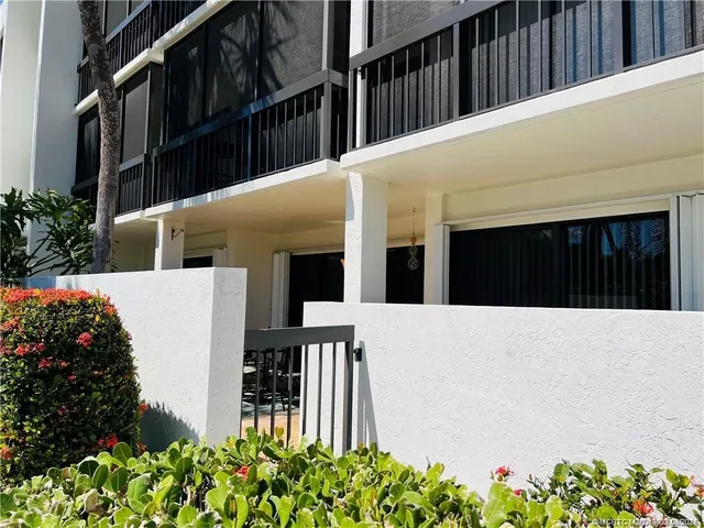 $2,000 | 3792 Northeast Ocean Boulevard, Unit 103, Jensen Beach, FL 34957