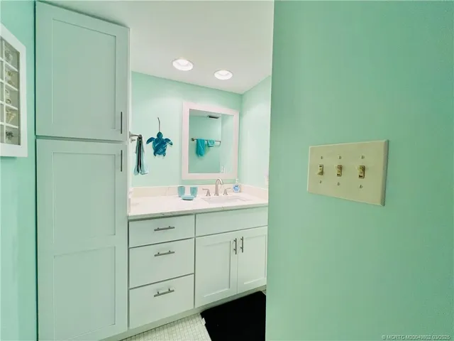 $2,000 | 3792 Northeast Ocean Boulevard, Unit 103, Jensen Beach, FL 34957