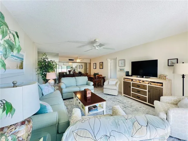 $2,000 | 3792 Northeast Ocean Boulevard, Unit 103, Jensen Beach, FL 34957