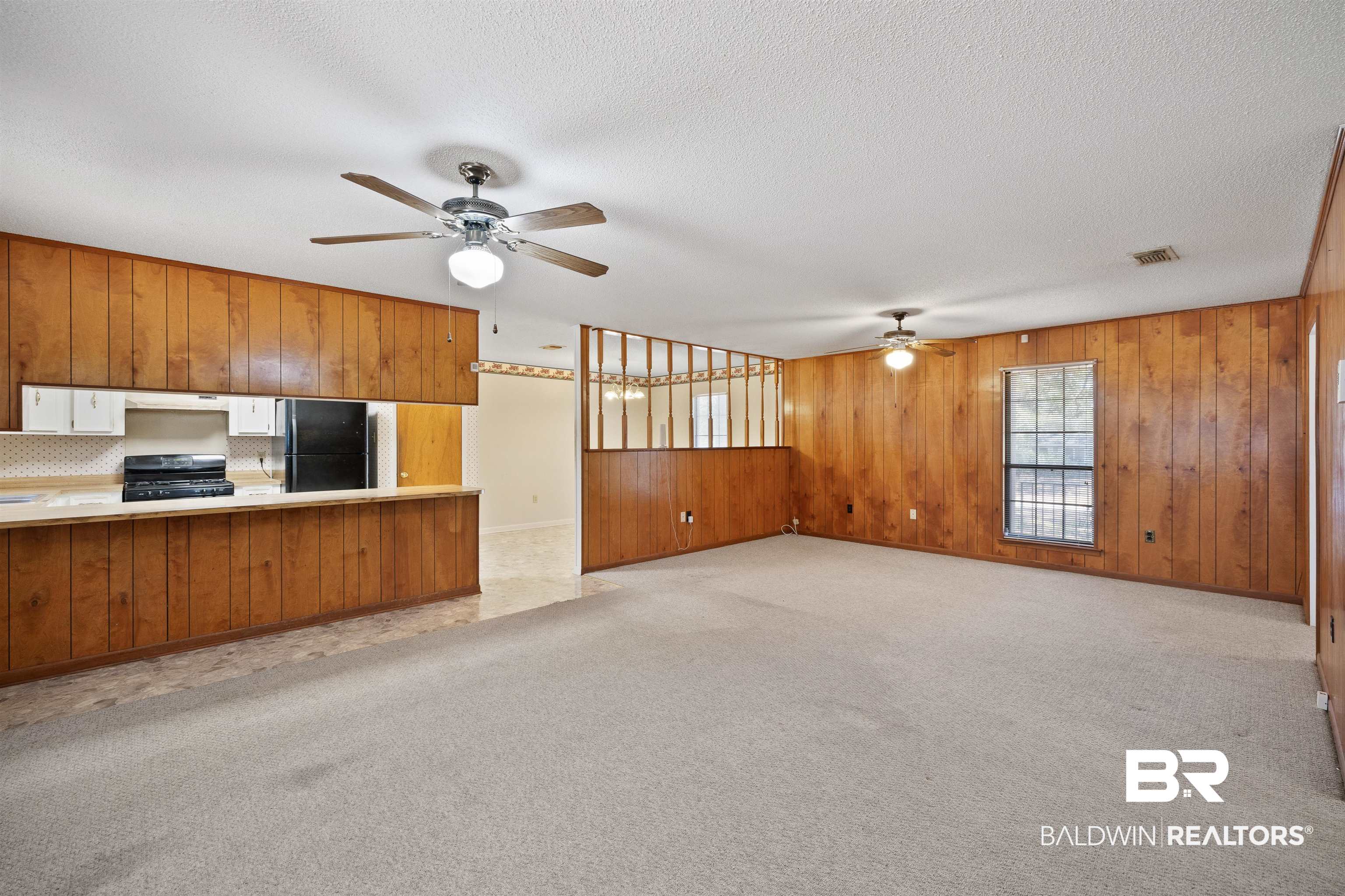 2890 Charmingdale Drive East Mobile, AL 36618 - Photo 4 of 23 Living Room/Dining Room