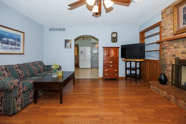 $275,000 | 1202 North Linden Street, Normal, IL 61761