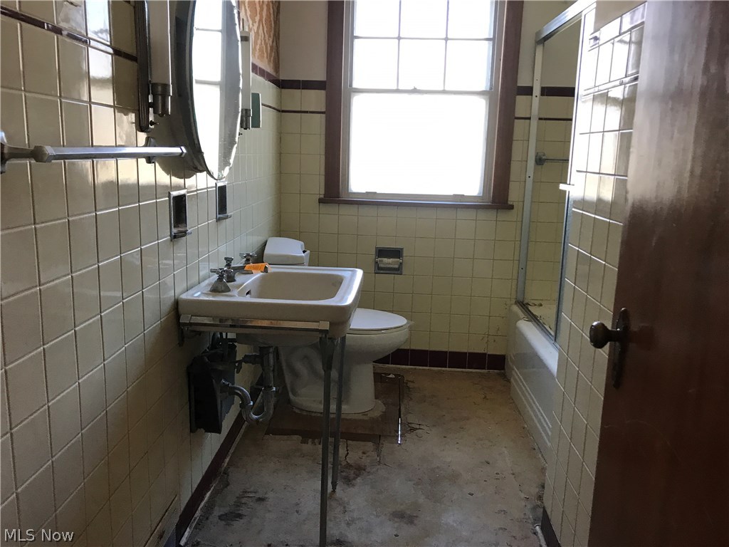 1243 Fulton Road Northwest Canton, OH 44703 - Photo 8 of 20 Gallery Image 8