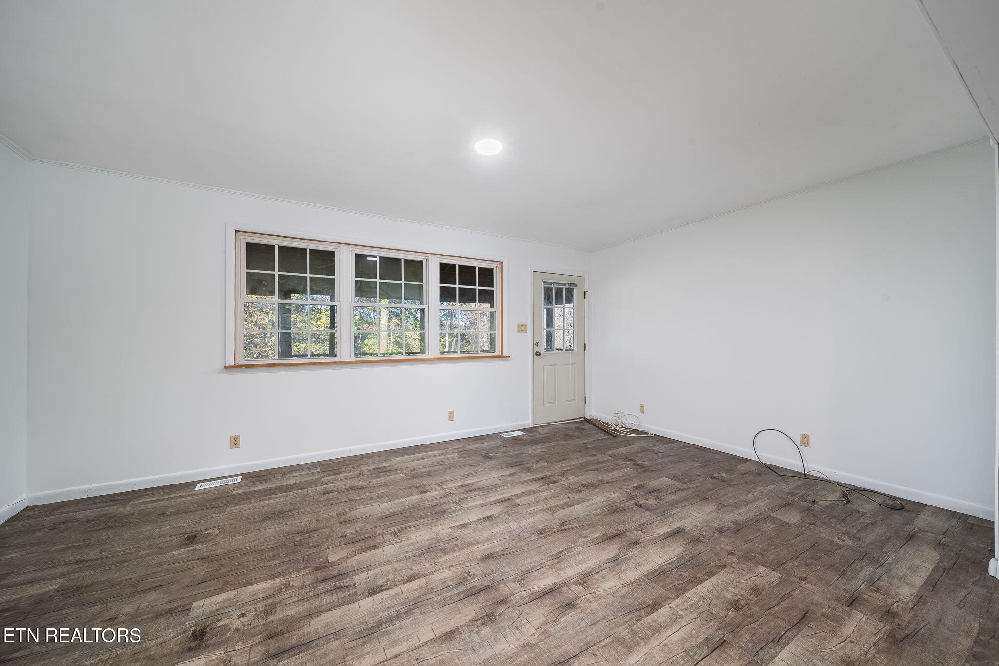 104 Andover Circle Oak Ridge, TN 37830 - Photo 11 of 37 Living 1