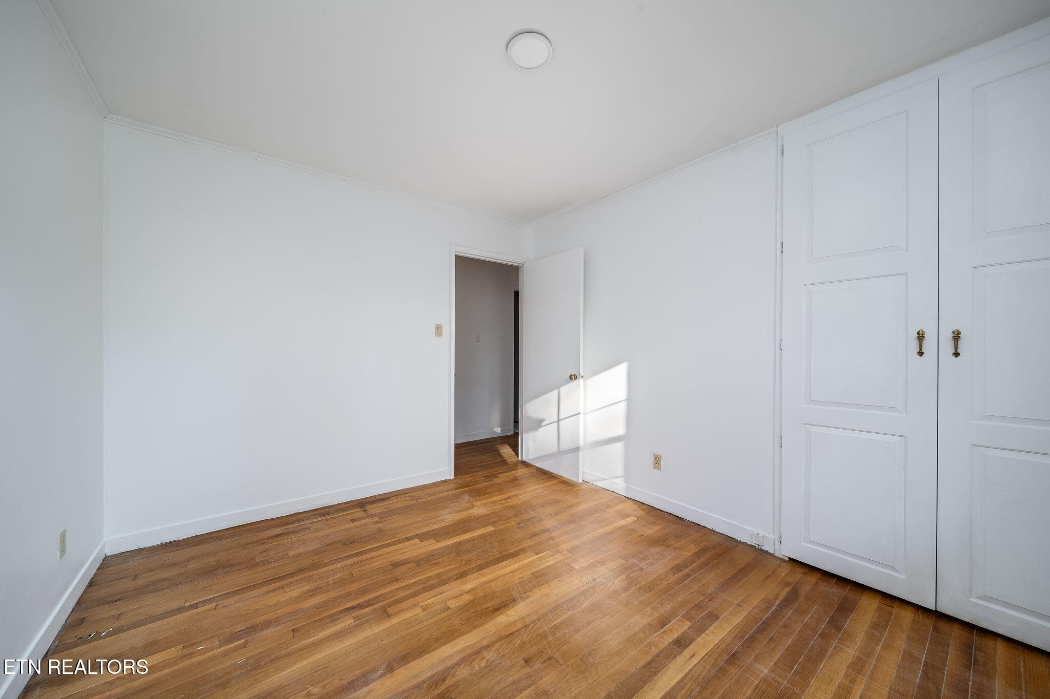 104 Andover Circle Oak Ridge, TN 37830 - Photo 23 of 37 3rd Bedroom 2