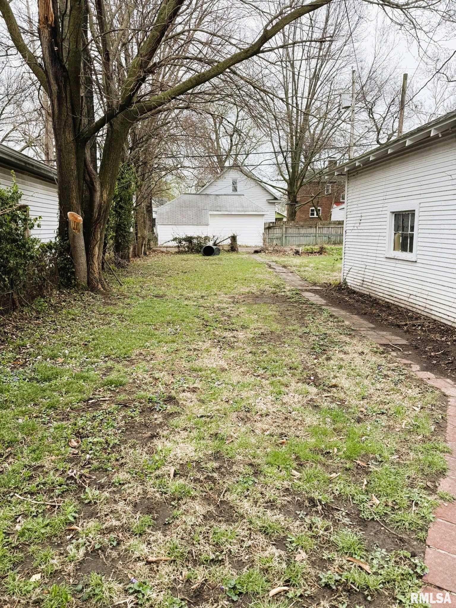 1920 South Pasfield Street Springfield, IL 62704 - Photo 9 of 15