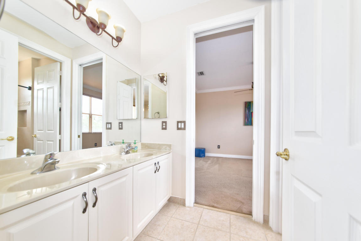 10985 Sunset Ridge Circle Boynton Beach, FL 33473 - Photo 32 of 42 SR34