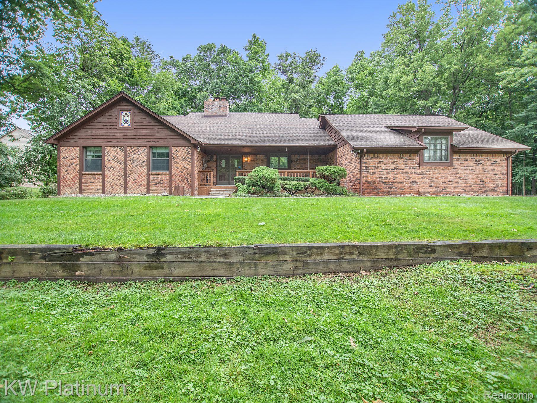 3550 Winter Creek Road Rochester, MI 48307 - Photo 1 of 28 Gallery Image 1