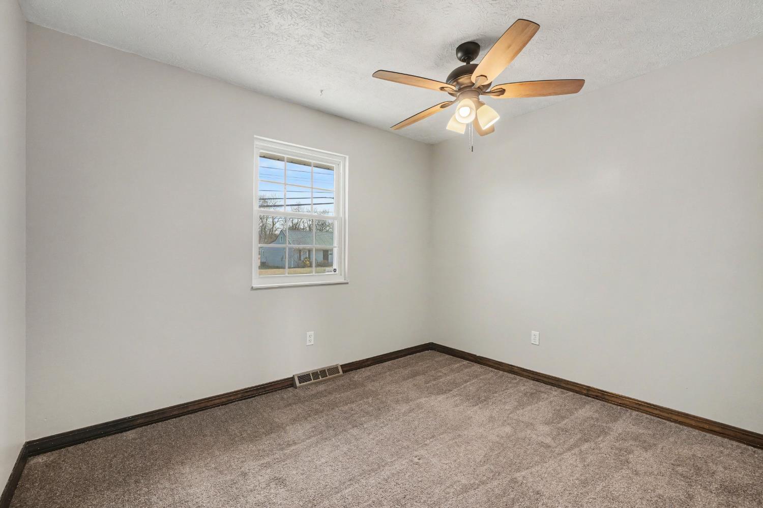 24981 State Line Road Lawrenceburg, IN 47025 - Photo 12 of 25