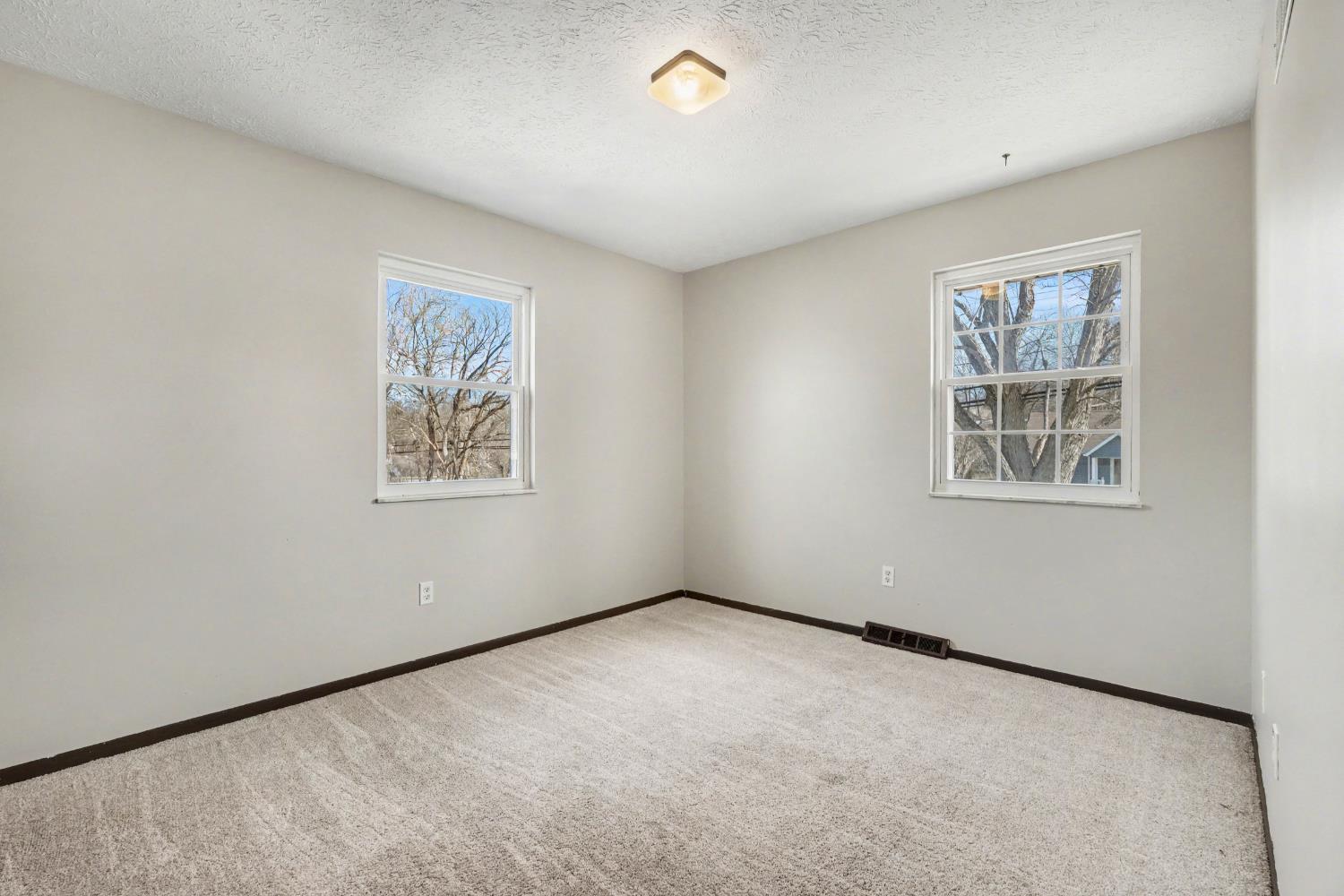 24981 State Line Road Lawrenceburg, IN 47025 - Photo 13 of 25