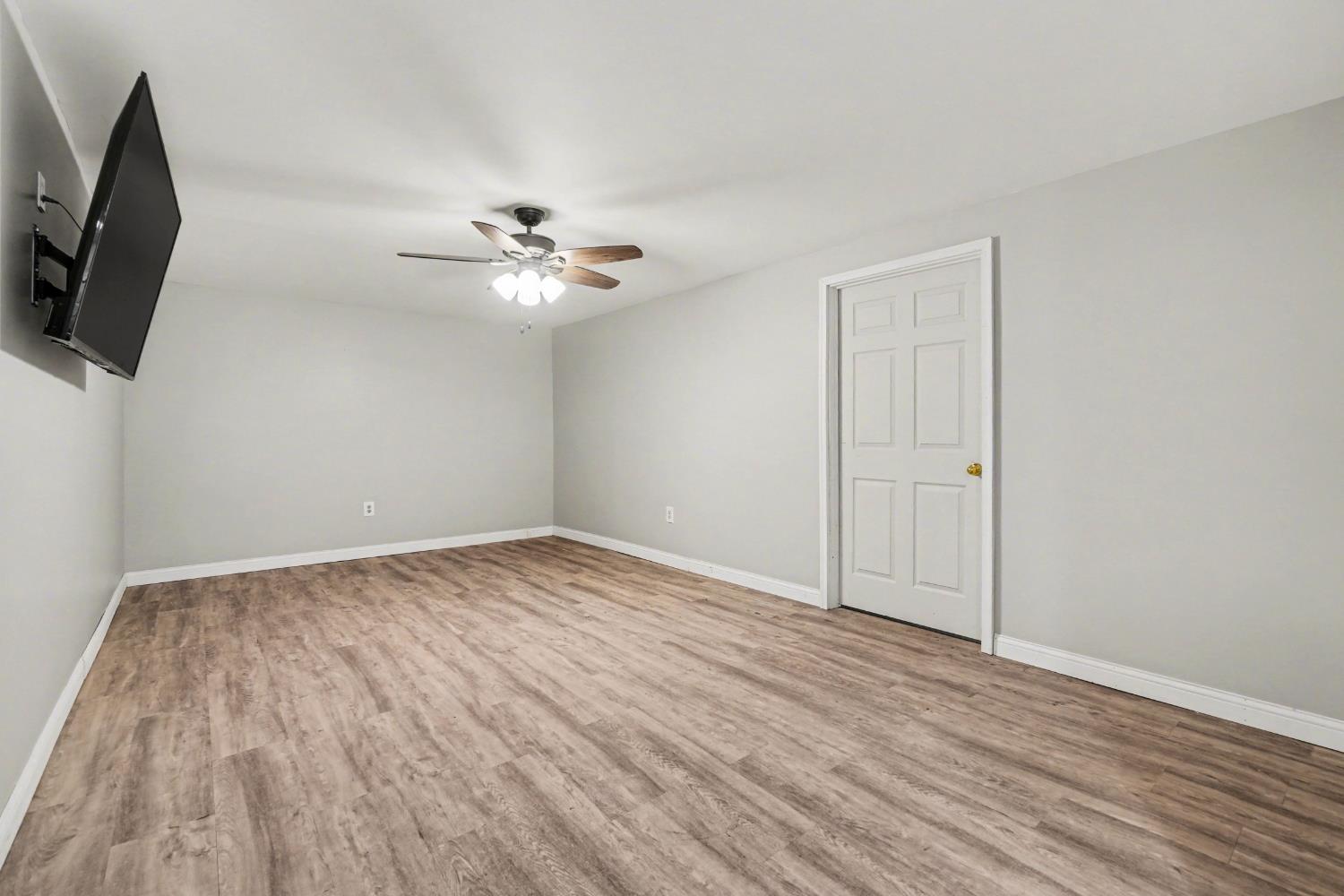 24981 State Line Road Lawrenceburg, IN 47025 - Photo 14 of 25