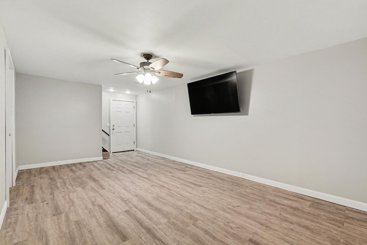 24981 State Line Road Lawrenceburg, IN 47025 - Photo 15 of 25