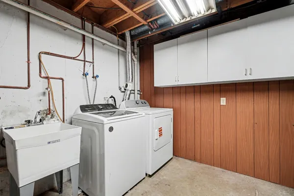 $2,400 | 24981 State Line Road, Lawrenceburg, IN 47025