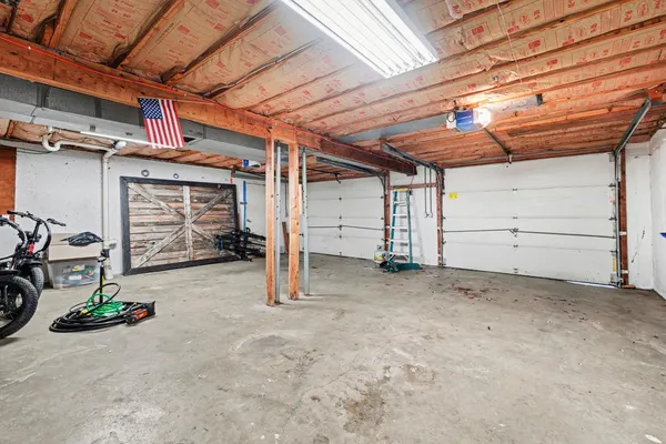 $2,400 | 24981 State Line Road, Lawrenceburg, IN 47025