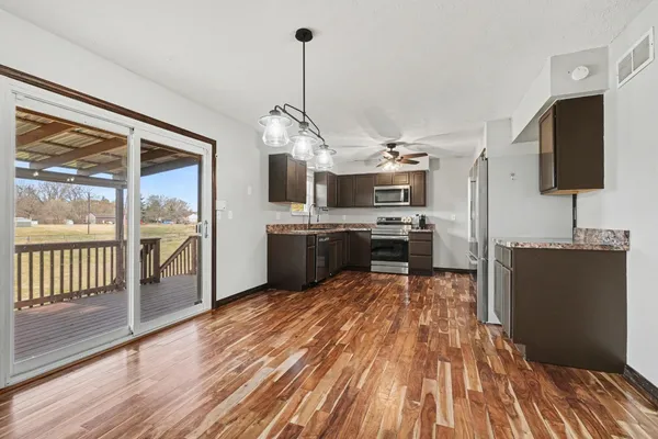 $2,400 | 24981 State Line Road, Lawrenceburg, IN 47025